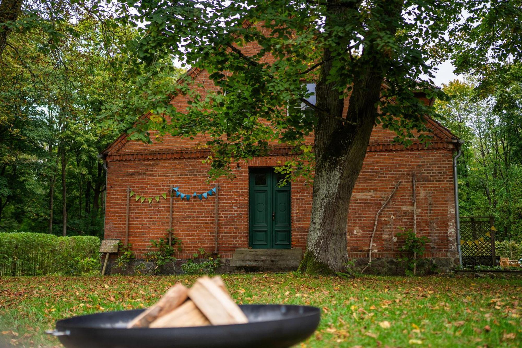 Wald- Und Seeidyll Im Historischen Forsthaus Neuruppin Buitenkant foto