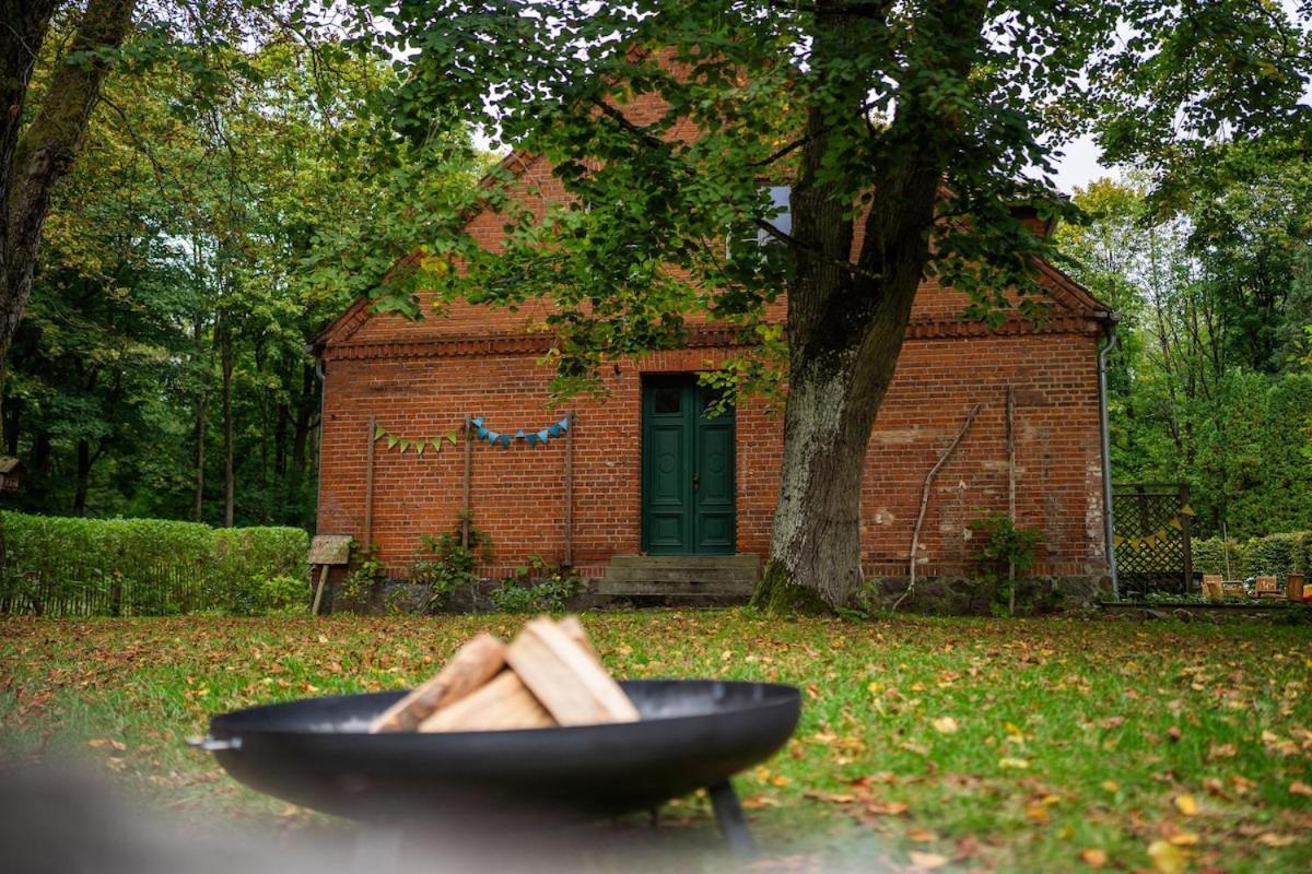 Wald- Und Seeidyll Im Historischen Forsthaus Neuruppin Buitenkant foto